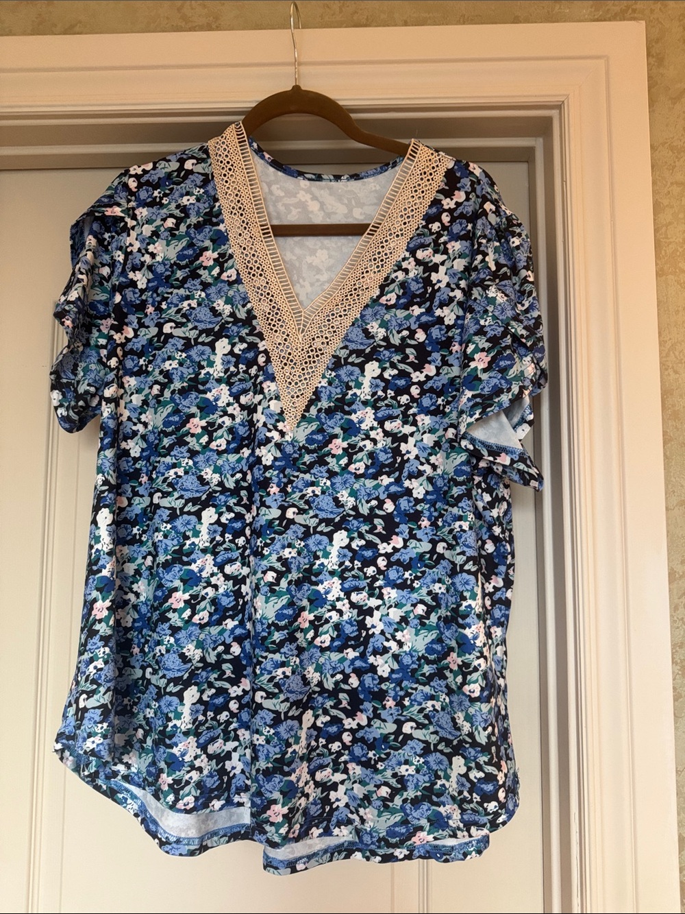 V-Neck Floral Crochet Trim Blouse in Blue
